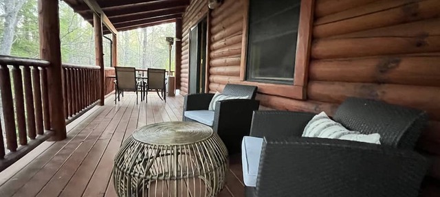 RiverHouse Cabin with Hot Tub and Central State Trail Access! in Indian River