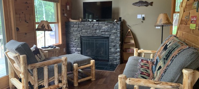 Newer Lake Vermilion - Pike Bay/Pike River Home. Includes Satellite TV and WiFi in Tower