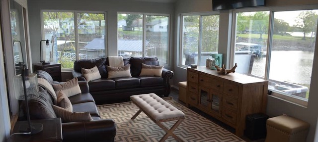 GRAND PANORAMIC RETREAT, 6 BR, 3 BA, 300' Lakefront, Dock & Launch! NEW in Grove