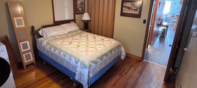 Kick back and enjoy the country life in beautiful Derby, Indiana in Derby