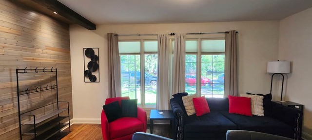 Family-friendly retreat with hot tub in Minneapolis