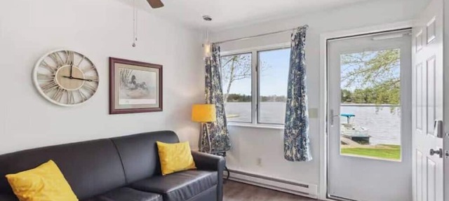 Unit 2 Long LakeLodge-Lakefront-2BR New in Long Lake