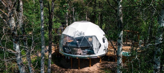 Aer XL Dome - Luxury Off Grid Escape, Near Oldman Lake in Cherhill