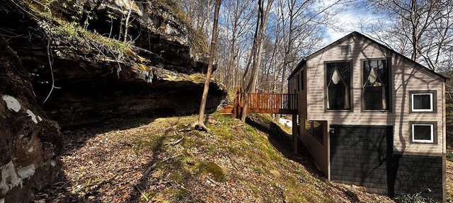 Cozy Bluff Retreat by Giant City & Makanda Boardwalk. 9 miles to SIU. in Makanda