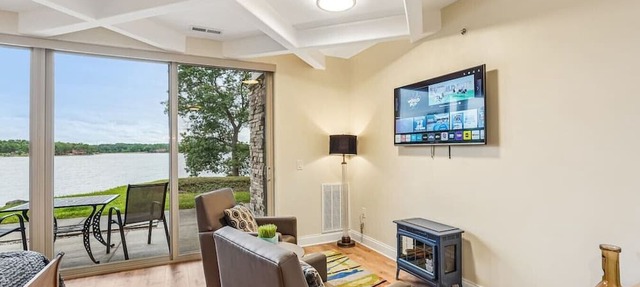 Corner Condo - Luxury Beachfront at Delton Grand in Wisconsin Dells