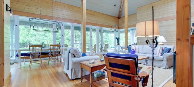 Serene Washington Island Getaway w/Private Beach! in Washington