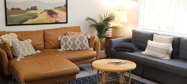 Boho Cabin w/Hot Tub. Private & Cozy Escape in South Bloomingville