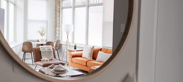 Duplex 2 Bedroom and 1.5 Bath Retreat Near Loyola Park in Chicago