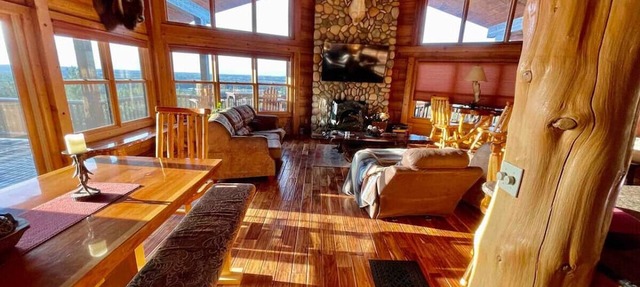 Caribou Ridge! Sleep 28+. 1of2 Lodges StunningView in Mio