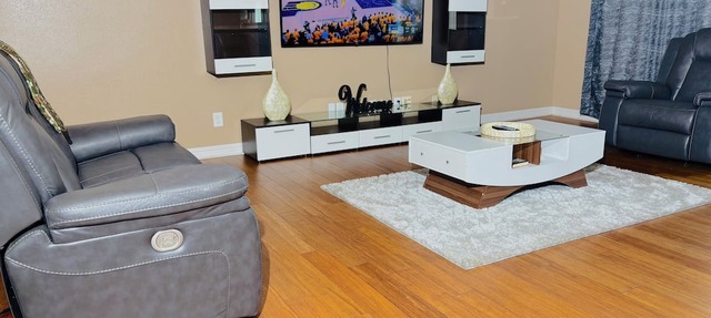 Spacious 5-bedroom house in beautiful Indianapolis with WiFi, AC in Indianapolis