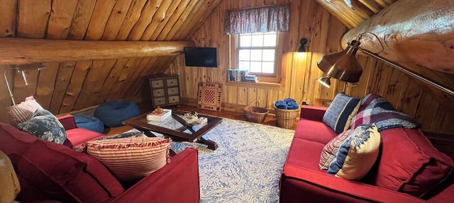 Gibby's Log Cabin Retreat in Washington