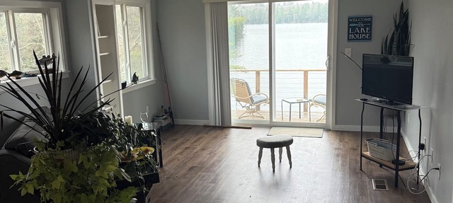 Cottage right on the AuSable River in charming Mio in Mio