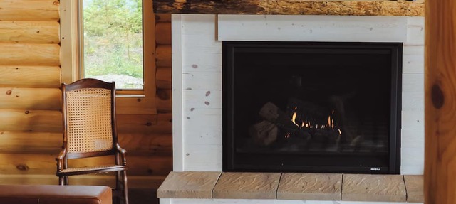 5-bed 5.5 bath cabin on LAKE VERMILION with AC, WiFi, Beach, Sauna, Pickle Ball in Cook