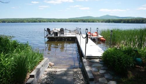 Mauragos Tranquillité au bord du Lac Selby in Dunham