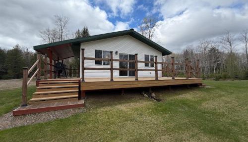 Hardwood Hide Away in Bark River