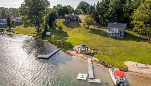 Private Beach, 3,000 Sq Ft: Murray Lake Retreat! in Lowell