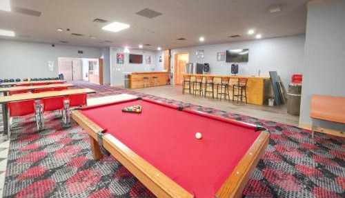 Bowling Alley! Expansive Group Getaway in Lewiston in Lewiston