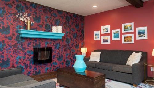 Full Kitchen Private Deck Lounge Downtown in Prescott