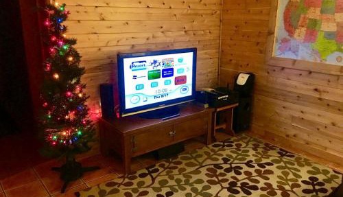 Cozy and Spacious Log Cabin Rental near Burt Lake State Park in Michigan in Indian River