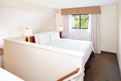 Eden Prairie Inn 